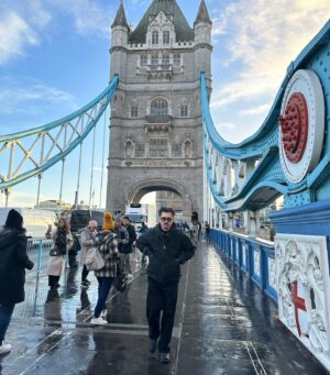 Isaak Presley Instagram - Man’s took a lil flight to London ✈️🇬🇧 

be sure to click the link in my bio and give my new single Take Care a listen
