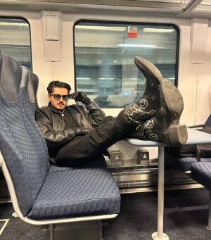 Isaak Presley Instagram - Man’s took a lil flight to London ✈️🇬🇧 

be sure to click the link in my bio and give my new single Take Care a listen