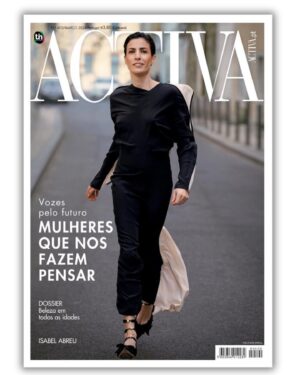 Isabel Abreu Instagram - Março é para mim um mês especial. Março tem o dia 8, Dia Internacional da Mulher. Março tem o meu aniversário. E este março tem uma estreia do Hamlet de @christianejatahy no @theatreodeon, onde faço uma Ofelia que quer mais do mundo.
Obrigada @activarevista por me terem dado estas páginas e esta capa onde corro por todas as pessoas para que venha liberdade, pensamento, empatia. 
Obrigada @studiocarlosteixeira pelas imagens 
@catarina.fonseca.31 pelas palavras
@campos.apa por fazeres acontecer o que parecia impossível e a vocês @artistglobalmanagement que mexeram o mundo 
@_myoliveskin pelo teu carinho e milagre ao me receberes nas tuas mãos @diorbeauty 
@madmoisellehairstylist @griffehairstyle pelo vosso amor sempre lá 

(@fechado_para_obras) foi entrevistada por Catarina Fonseca (@catarina.fonseca.31)
Fotos: Carlos Teixeira (@studiocarlosteixeira), assistido por Tiago Mulhmann (@mulhmann)
Styling: Ana Campos (@campos.apa)
Maquilhagem: José Teixeira (@_myoliveskin), com produtos Dior (@diorbeauty)
Cabelos: Madalena Costa
(@madmoisellehairstylist) para Griffe hairstyle @griffehairstyle), com produtos Sebastian Professional (@sebastianpro_official)
Vestido em seda: Victoria Beckham (@victoriabeckham) na Stivali (@stivali_boutiques)
Sapatos: Dior (@dior)
#activamarço2024 #luisaabreu
#vozespelofuturo
#mulheresquenosfazempensar
#belezaemtodasasidades #diadamulher
#activa #revistaactiva #activarevista