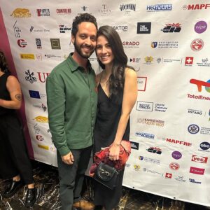 Isabel Arraiza Instagram - Todavía vibrando con la experiencia de ver nuestro corto “Renata” en la pantalla grande. Al equipo y la familia de esta pieza, mi cariño y admiración siempre. Los llevo conmigo. A todos los equipos creadores de los demás cortos de esta edición de Cortadito 2023 @festivalcineeuropeopr, ¡Enhorabuena! La belleza y excelencia de su trabajo, es constancia, de que en nuestro país estamos haciendo arte y cine del más alto calibre. Me regreso de la isla orgullosa, plena y feliz. ¡Mi más sincero cariño a todes, y que viva el cine! 🎥🫀🎬