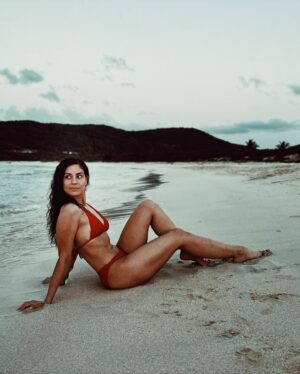 Isabel Arraiza Instagram - Run, don’t walk, and watch Outer Range Season 2 🔥