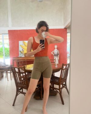 Isabel Wilker Instagram - 39 (🫨) - hoje a vista tá boa daqui 🎉