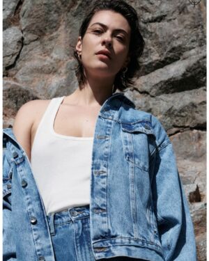 Isabel Wilker Instagram - Hoje vamos de retrospectiva @yesiamjeans - começando com as fotos mais recentes até a primeira sessão que fizemos, lá nos idos de 2013/14 🫶
Mais uma marca brasileira comandada por mulheres maravilhosas 🎯