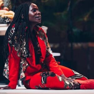 Isabél Zuaa Instagram - Dia Mundial da Arte que muda vidas.
Mudou a minha.
Viva o teatro!!!
Grata por todos os encontros potentes e expansivos.
#Diamundialdoteatro
#27demarço