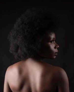 Isabél Zuaa Instagram - #photography @alipio_padilha (primeira e última)
#makeup and #hairstyle @luisasilvamakeup

#3×4 #fototipopasse #cabelonatural #cabeloexplodido #7a#crespo #carapinha #coroaderainha #leoa #jubadeleoa #afro #blackpower  #blackactress #fundoinfinito  #whiteboxer