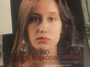 Isabela Mariotto Instagram - hoje é dia da minha parceira de vida-obra ✨

já faz muito tempo que nossas vidas se confundem. muito antes da @a.vida.de.tina , ainda adolescentes, fizemos essa peça em que interpretávamos as duas facetas de uma mesma personagem.

@juburnier minha amiga amada, desejo tudo o que há de mais belo e louco nesse mundo. e que nossos caminhos nunca deixem de se confundir.

ps: é incrível como a @michellesbritto conseguiu juntar nossos rostos perfeitamente.
 
#parabensamiga 
#parceriadesucesso 
#friendshiplastsforever