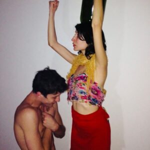 Isabela Mariotto Instagram - quantas coisas vivemos juntos, quantas mais queria viver ao seu lado
no teatro e na vida 
te carrego comigo
