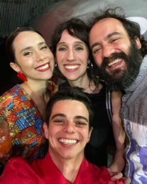 Isabela Mariotto Instagram - ESTREIA AMANHÃ! Segunda temporada de As Five na @globoplay 

Ontem comemoramos esse trabalho lindo que fizemos ao lado de tanta gente maravilhosa❤️

Em breve vocês poderão assistir nossa dupla em ação!