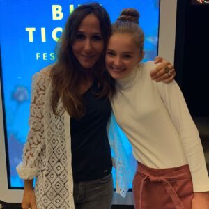 Isabella Kai Instagram - Today we got to share our special film with so many of our friends and family. And I got to share it for the first time with @violetmcgraw who is adorable in it! Thank you to everyone who came out! Can’t wait for the rest of the world to see it💜 #TheFriend #DakotaJohnson #CaseyAffleck #JasonSegel #IsabellaKai #violetmcgraw