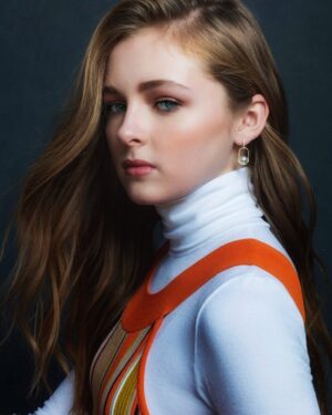 Isabella Kai Instagram - Got out of my sweats ✨

Hair @claytonhawkins ⭐️MU @adambreuchaud ⭐️ styling @itsamandalim 📸 @kevinscanlon