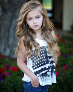 Actress Isabella Kai HD Instagram Photos and Wallpapers August 2018