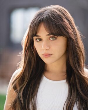 Isabella Pappas Instagram - headshots in LA by @deeloarizona