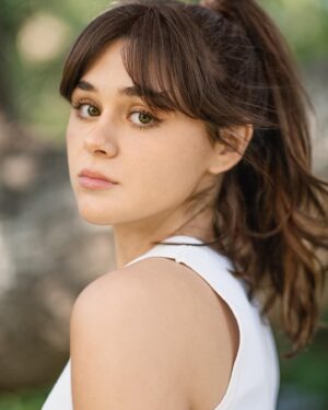 Isabella Pappas Instagram - headshots in LA by @deeloarizona