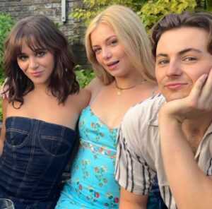 Isabella Pappas Instagram - strange thangs 👀 love these people♥️ @strangerthingstv @stonstage