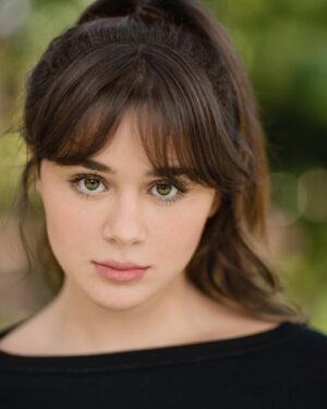 Isabella Pappas Instagram - headshots in LA by @deeloarizona