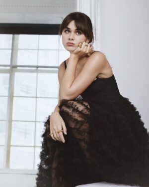 Isabella Pappas Instagram - @davidreissphotography in @maisonvalentino 🕷️