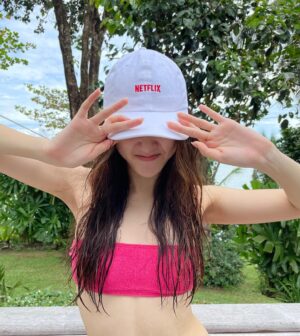 Isabella Wei Instagram - wow, nice hat