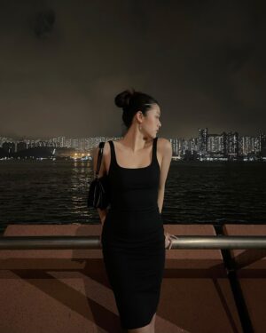 Isabella Wei Instagram - girl in dress