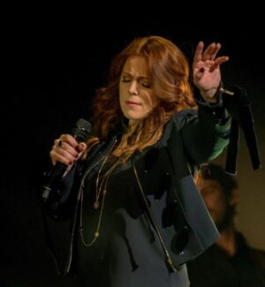 Isabelle Boulay Instagram - Début de la tournée piano-voix dimanche 18 août au Vieux Clocher de Magog #isabelleboulay#pianovoix#tournée