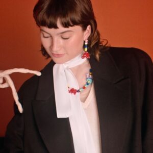 Ísadóra Bjarkardóttir Barney Instagram - eat me…. 💊🪷

jewelry by @miumiu in collaboration with #NathalieDjurbergHansBerg @hans_berg ⭐️

photographed by @julienmartinezleclerc ⭐️

styled by @lottavolkova ⭐️

#MiuMiu
#MiuMiuFW22