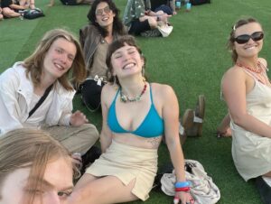 Ísadóra Bjarkardóttir Barney Instagram - family album ‘22 : smelly, bread, pimp, himbo, G.F.G.F. 🫶