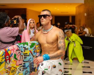 Isaiah Campbell Instagram - My FIRST show was insane! Was amazing being apart of the @alecmonopoly Collab w/ @noburestaurants / @fontainebleau and I shoutout @artheartsfashion for setting everything up!🔥

- @gettyimages @arunnevader 
- Producer TY @felixangel__  FOR EVERTHING THE 🐐

#alecmonopoly #alecmonopolyart #nobu #miamimodel #miamiswimweekshows #miamiswimweek #malemodel #fashion #fashionmodel #swimweek