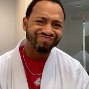 Isaiah Mustafa Instagram - Hello Internet. Do you like challenges? Of course you do, Challenge  is your last name. Well, here’s a new twist on an old Internet Challenge that you didn’t know you needed but you did because today is Thursday and you’re feeling nostalgic. Shout out to @TerrenceJ, @LanceGross and @Rotimi for showing us all how to become our #BestSmellf with the @OldSpice Ultra Smooth lineup in this new old #DontRushChallenge.
#SponsoredObviously