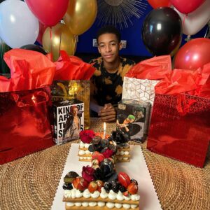 Isaiah Russell-Bailey Instagram - Blessed to see another year!!! #Birthday

Shout out to @crumbles__patisserie for my incredible cake!!