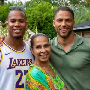 Isha Blaaker Instagram - That’s what you get from living in the same home for 25 years: An unbreakable bond.
#ThreeMusketeers

📸 @rtjintjoenlim
