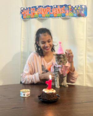 Ishbel Bautista Instagram - Feliz 1 año de vida a mi bebe. 
Lluvia ☔️ 💜
Te amo mucho mucho. 

Gracias por la s fotos y la bonita compañía @ximena.altair
