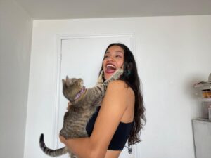 Ishbel Bautista Instagram - Serie de autorretratos con una princesa que no se deja tomar fotos con su mamá. 🌧💜 Lluvia el amor de mi vida.