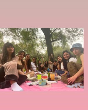 Ishbel Bautista Instagram - Ayer fue un cumpleaños tan pero tan bonito que sé que lo llevaré en mi corazón toda la vida.
Agradezco infinitamente todo el amor que recibí. 
Gracias a quienes me acompañaron ayer (aunque no salen todos en las fotos,les quiero mucho) 
Gracias por los mensajes,historias y 
llamadas de afecto y amor.
Abrazo esté nuevo ciclo con mucho amor y fuerza.