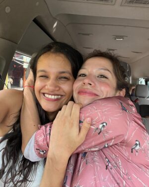 Ishbel Bautista Instagram - Hoy acabo nuestra breve temporada en cines con @dia_de_muertos_la_pelicula 

Gracias a todos los que asistieron y nos ayudaron en está bella etapa de estreno. 

Me quedan muchas cosas hermosas de este viaje que agradezco con todo mi corazón. Que bonito hacer arte
con el corazón sincero y compañeros con hambre de contar historias. 
Esté es el cine que soñé hacer y que quiero seguir contando. 
@gabelamontiel  eres magia pura y una bendición en mi camino, una actriz que admiro mucho y un ser humano cálido y lleno de luz. 
Gracias a todos los guerreros que fueron parte de está aventura con su trabajo maravilloso. Gracias infinitas.✨

@josemedina.film_director 
@aydeenowep 
@cristiansolanodp 
Gracias infinitas a todos.
 
@quetzallicortes 
@antoniomonroi 
@josesefami 
Valentina Guadarrama

Equipo✨

@alecr85 
@ivanjduran 
@lizzy_mijangos 
@_ninofo_ 
@7sice 
@santi.gandarilla 
@raaavj 
@maczilperez 
@diegoktli 

@arewa.producciones
Vestido @pinedacovalin
@mmagency_