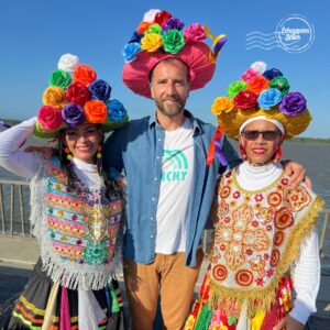 Ismaël Khelifa Instagram - Merci d'avoir été si nombreux hier soir sur France 5 devant nos Echappées Belles inédites en week end en #Colombie avec @ismaelkhelifa 

Pour revoir l'émission #EchappéesBelles, c'est sur @france.tv ➡ bit.ly/EchappeesBellesReplay

Bravo aux équipes : @bo_travail  @dpourageaux  Carla Melendez Hyacinthe Lapin @quentindefrom  Linda-J Correa

Voici nos bonnes adresses : 

Séjourner dans un hôtel paradisiaque à Baru : 
Hotel Las Islas Barú 
@lasislasbaru 
https://www.lasislas.com.co/ 

Découvrir le Collège du Corps :
https://www.corporacioncolegiodelcuerpo.org/ 
@elcolegiodelcuerpo 

Visiter les coulisses du carnaval de Barranquilla au Barrio Abajo : @discoveryexperiences 

Soutenir la conservation des singes tamarins à tête de coton : 
https://www.proyectotiti.com/en-us/ 
@proyectotiti 

Participer à leur sauvegarde des crapaud arlequins: 
https://www.atelopus.org/
@fundacionatelopus 

Découvrir la culture du cacao à Buritaca dans la Finca MiraMar :
https://www.tripadvisor.fr/Attraction_Review-g2627106-d23411983-Reviews-Tour_del_Cacao_Finca_Mira_Mar-Buritaca_Santa_Marta_Municipality_Magdalena_Depar.html 

Découvrir la cuisine médicinale de Claudia Ealo :
@claudiaealochef 
@guatilarestaurante 

Se régaler, apprendre des langues ou faire une lessive écologique à Palomino : @casacocottepalomino 

Dormir dans la ville classée à l’UNESCO de Santa Cruz de Mompox: 
Pueblito Magico Hostel
@pueblitomagicohostel 

Dormir à mundo nuevo dans un hotel au coeur de la jungle de minca : 
Mundo Nuevo 
https://mundonuevo.com.co/

Dormir ou siroter un cocktail exotique sur une petite île à côté de Carthagène : 
​​https://www.blueapplebeach.com/
@blueapplebeach 

Expérience de torréfaction et de dégustation de café à Carthagène : 
Café del mural 
@cafedelmural 

Déguster le plat de l’un des meilleurs restaurants d’amérique latine à Carthagène : 
@celele_restaurante 
https://celelerestaurante.com/en/home/

Découvrir la cienaga de Santa Marta près de Carthagène : 
Tours ‘viajando con gaby’
@viajandocongaby19 

Guide Francophone à Carthagène: 
Sonia Brijaldo
whatsapp: 0057 310 5567784
