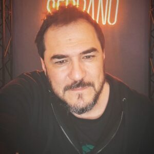 Ismael Serrano Instagram - ¡Atención Santiago de Chile! Sumamos nueva fecha en el Teatro Nescafé de las Artes. El 8 de junio, estaremos presentando la gira ‘La canción de nuestra vida’. 6, 7 y 8 de junio. Más información en ismaelserrano.com