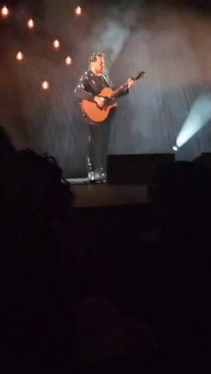 Ismael Serrano Instagram - Gracias, Murcia. Ha sido una noche inolvidable!! Cuánta emoción!!!
Próxima parada. Sevilla!!