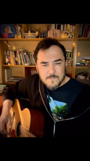 Ismael Serrano Instagram - Absolutos solo somos tú y yo.