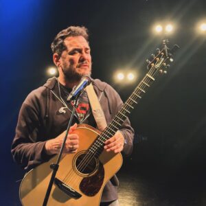 Ismael Serrano Instagram - Probando sonido en Temuco. Seguimos recorriendo el sur de Chile.