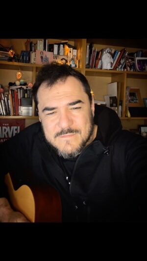 Ismael Serrano Instagram - Entre viaje y viaje. La quiero a morir.