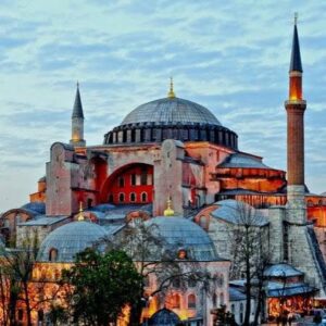 İsmail Hakkı Instagram - Yahudi tohumları nifakta elebaşı, Bir asırdır uyuyan bu millet güya saf ya, Ağlamaktan usandı Yüce Fatih’in naaşı, Bir muhteşem gün gelir açılır Ayasofya...
Elhamdulillah... Emeği geçenlerden Allah razı olsun 🌹🤲🏽
Bugün 350 bin civarı cemaatle kılındı Cuma namazı Ayasofya’da .. 

‏أدَّى اليوم ٣٥٠ ألف مصلٍ صلاة الجمعة في مسجد آيا صوفيا وحوله

الحمد لله حمدا كثيرا ...
#اياصوفيا #ayasofiamosque #ayasofyacamii
