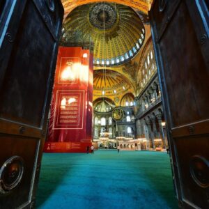 İsmail Hakkı Instagram - Yahudi tohumları nifakta elebaşı, Bir asırdır uyuyan bu millet güya saf ya, Ağlamaktan usandı Yüce Fatih’in naaşı, Bir muhteşem gün gelir açılır Ayasofya...
Elhamdulillah... Emeği geçenlerden Allah razı olsun 🌹🤲🏽
Bugün 350 bin civarı cemaatle kılındı Cuma namazı Ayasofya’da .. 

‏أدَّى اليوم ٣٥٠ ألف مصلٍ صلاة الجمعة في مسجد آيا صوفيا وحوله

الحمد لله حمدا كثيرا ...
#اياصوفيا #ayasofiamosque #ayasofyacamii