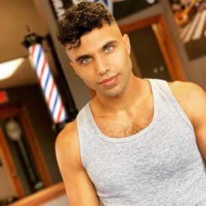Ismail Taher Instagram - I have a jawline