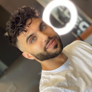 Ismail Taher Instagram - Does my barber make me wake up really early for a haircut, yes. Does he make me feel good inside and out, yes. Am I in love with him, ew we’re cousins 😂 @ramzythebarber