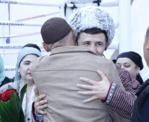 Israil Madrimov Instagram - Ajoyib sovg’a uchun Xorazm viloyati hokimi Raximov Jo’rabek Raximovichga o’z minnatdorchiligimni bildiraman.
@hokimraximov