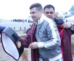 Israil Madrimov Instagram - Ajoyib sovg’a uchun Xorazm viloyati hokimi Raximov Jo’rabek Raximovichga o’z minnatdorchiligimni bildiraman.
@hokimraximov