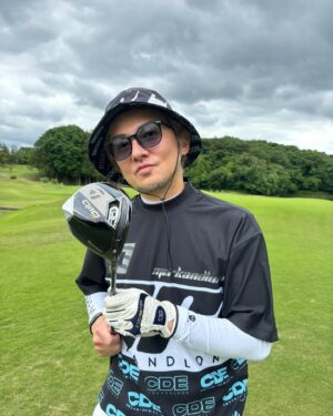 Issa Hentona Instagram - ドライバーQi10のLS(9.0°)でシャフトTourAD-VF6Sが調子良過ぎる件🏌️

@taylormade_golf_japan ありがとうございます🤲

#issa 
#dapump 
#golf 
#taylormadegolf 
#qi10driver