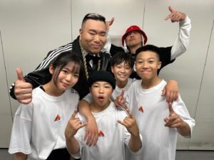 Issa Hentona Instagram - FNS歌謡祭夏のオープニングを皆んなで盛り上げて来たぜ🔥

将来有望な戦士達👍

#fns歌謡祭夏 
#pumpitup 
#パンピラ 
#jdsfブレイキンアンセムソング 
#dapump 
#takumathegreat