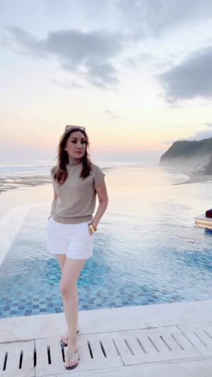 Ita Mustafa Instagram - bali here iam