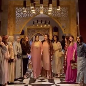 Ita Mustafa Instagram - selamat hari raya idul fitri … mohon maaf lahir dan batin