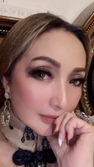 Ita Mustafa Instagram - hi monday …